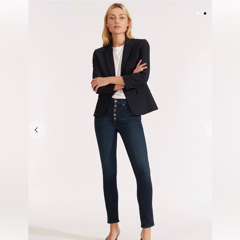 Veronica Beard ‘Schoolboy Dickey Blazer’ in Bluebell Navy.